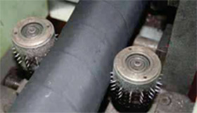 製造過程にて、破裂防止マイクロガス放出孔を空けた設計